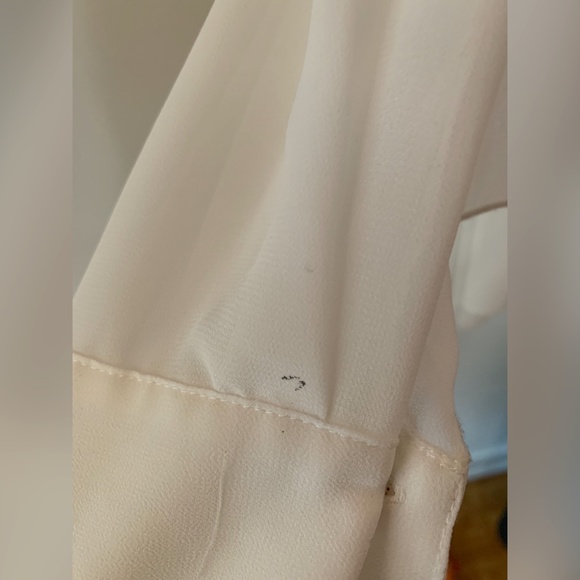 BCBGMaxAzria White V-Neck Long Sleeves Blouse - Picture 9 of 14